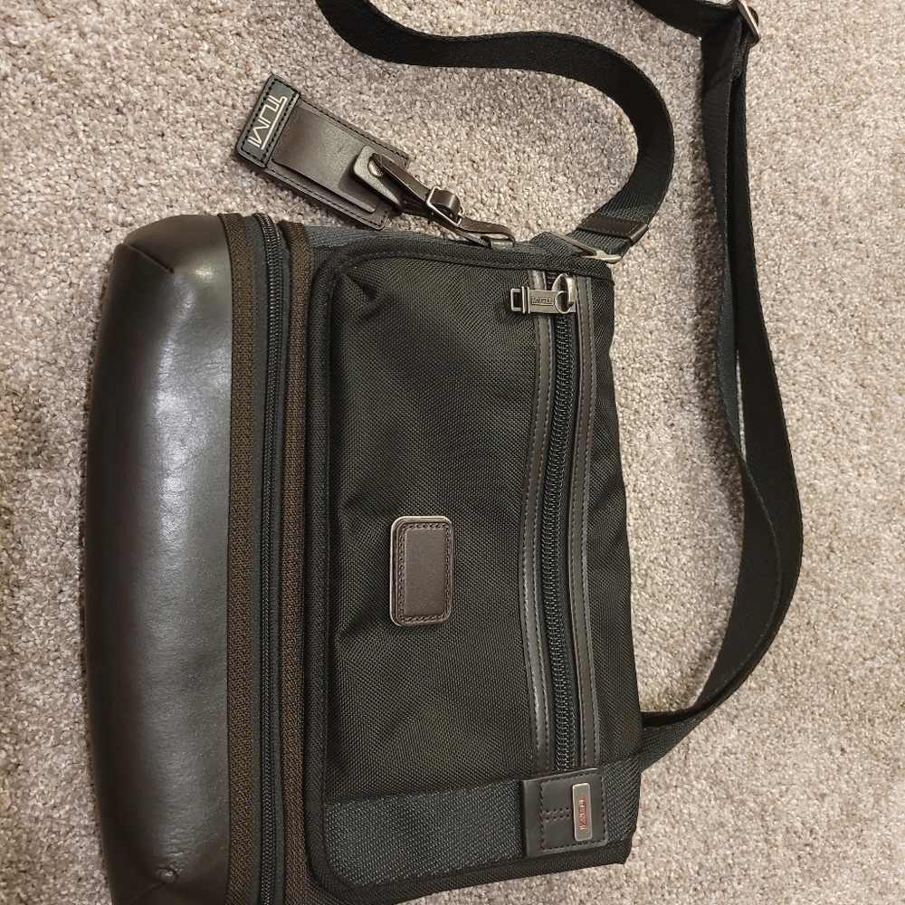 TUMI UNISEX CROSSBODY